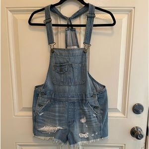 Abercrombie and Fitch distressed overall shortsSize XS